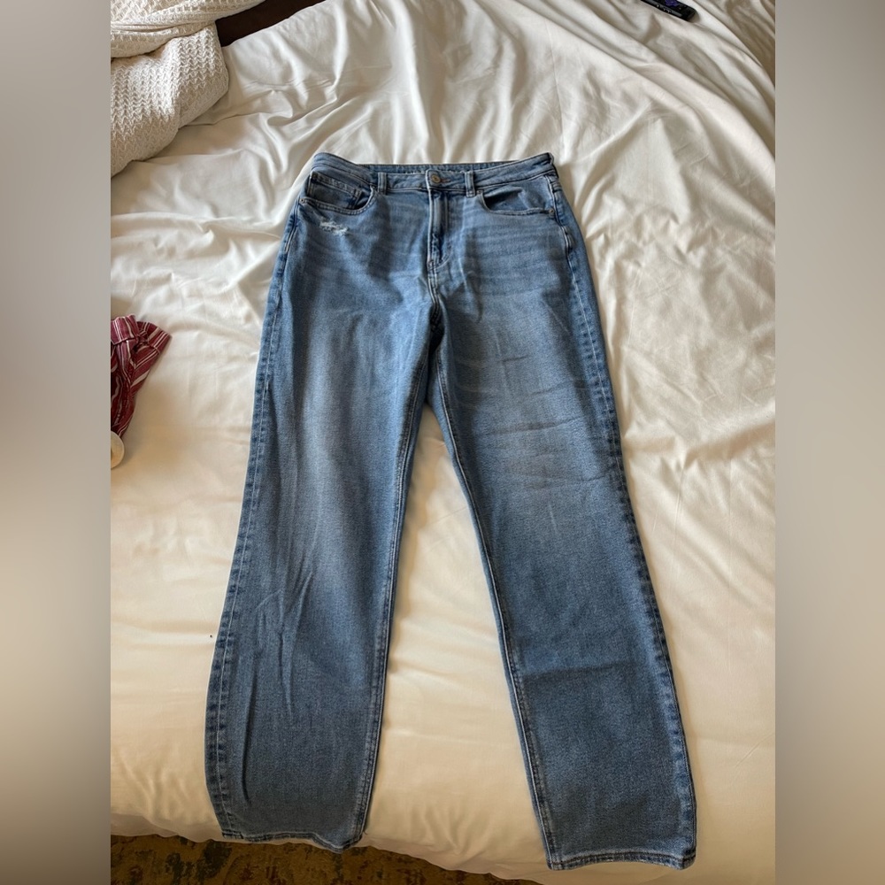 American Eagle blue jeans!